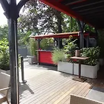 Chez Maman Hotel & Restaurant